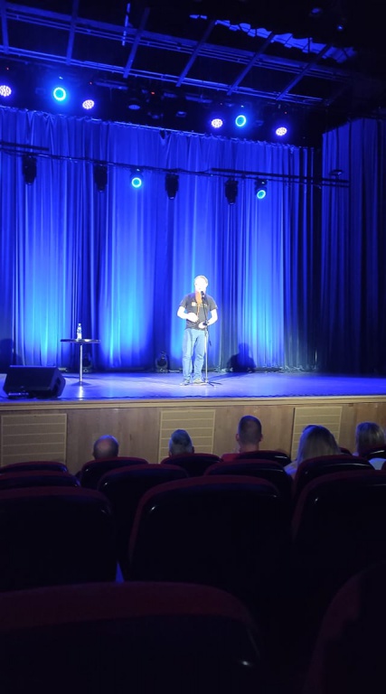 Wieczór stand-up w Ostrołęckim Centrum Kultury [21.06.2021] - zdjęcie #9 - eOstroleka.pl
