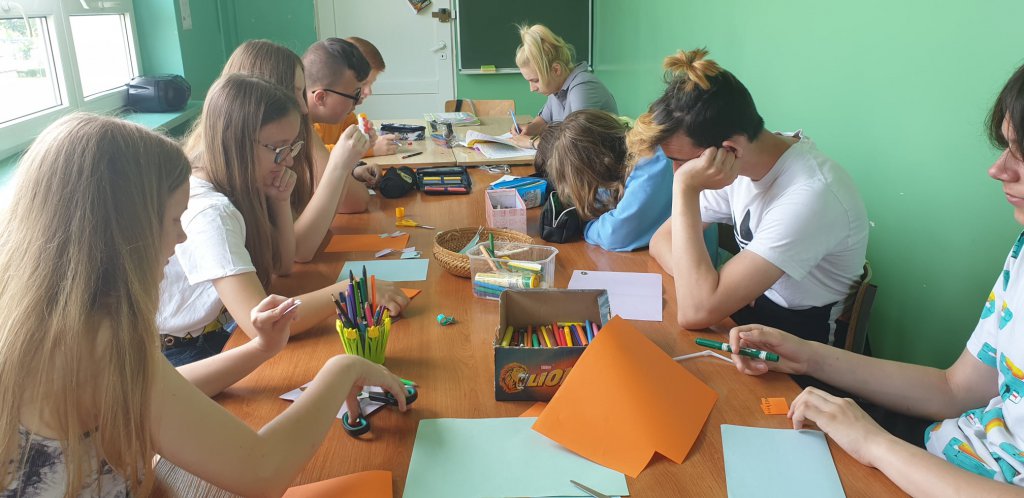 Uczniowie SP 2 włączyli się do akcji „Wylosuj Anioła”  - zdjęcie #4 - eOstroleka.pl