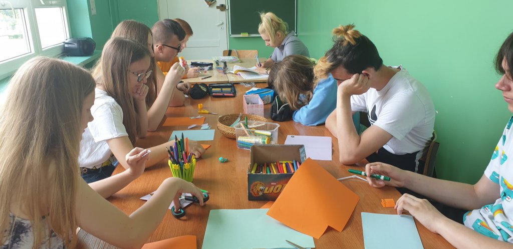 Uczniowie SP 2 włączyli się do akcji „Wylosuj Anioła”  - zdjęcie #22 - eOstroleka.pl