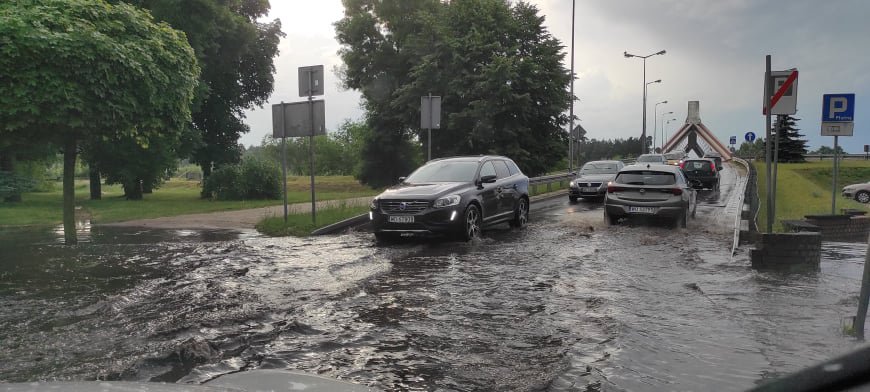 Burza nad Ostrołęką. Zdjęcia czytelników [23.06.2021] - zdjęcie #23 - eOstroleka.pl