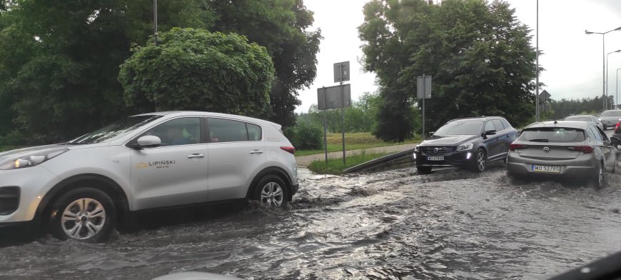 Burza nad Ostrołęką. Zdjęcia czytelników [23.06.2021] - zdjęcie #22 - eOstroleka.pl