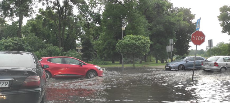 Burza nad Ostrołęką. Zdjęcia czytelników [23.06.2021] - zdjęcie #5 - eOstroleka.pl