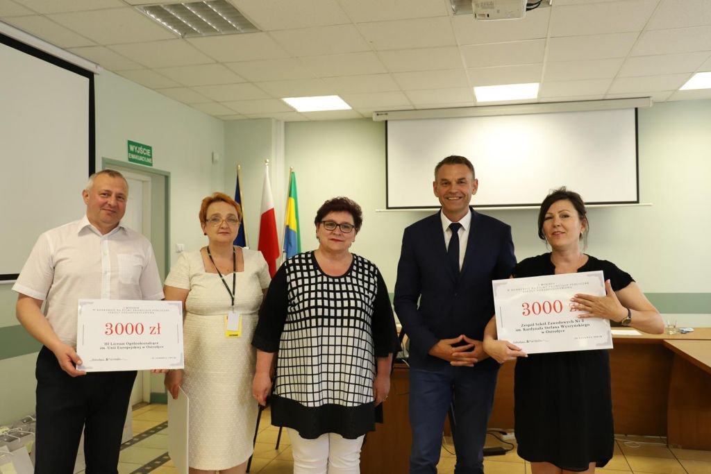 Samorządowa Gala Uczniowska. Najzdolniejsza młodzież z Ostrołęki otrzymała nagrody od prezydenta miasta [23.06.2021] - zdjęcie #6 - eOstroleka.pl