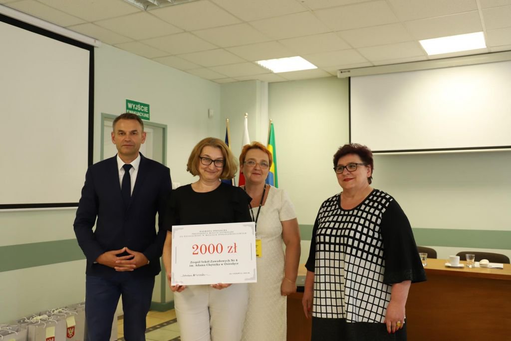 Samorządowa Gala Uczniowska. Najzdolniejsza młodzież z Ostrołęki otrzymała nagrody od prezydenta miasta [23.06.2021] - zdjęcie #4 - eOstroleka.pl