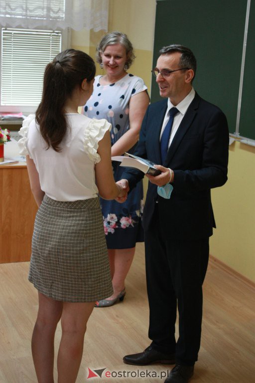 Zakończenie roku szkolnego w tzw. „małym ogólniaku” [25.06.2021] - zdjęcie #69 - eOstroleka.pl