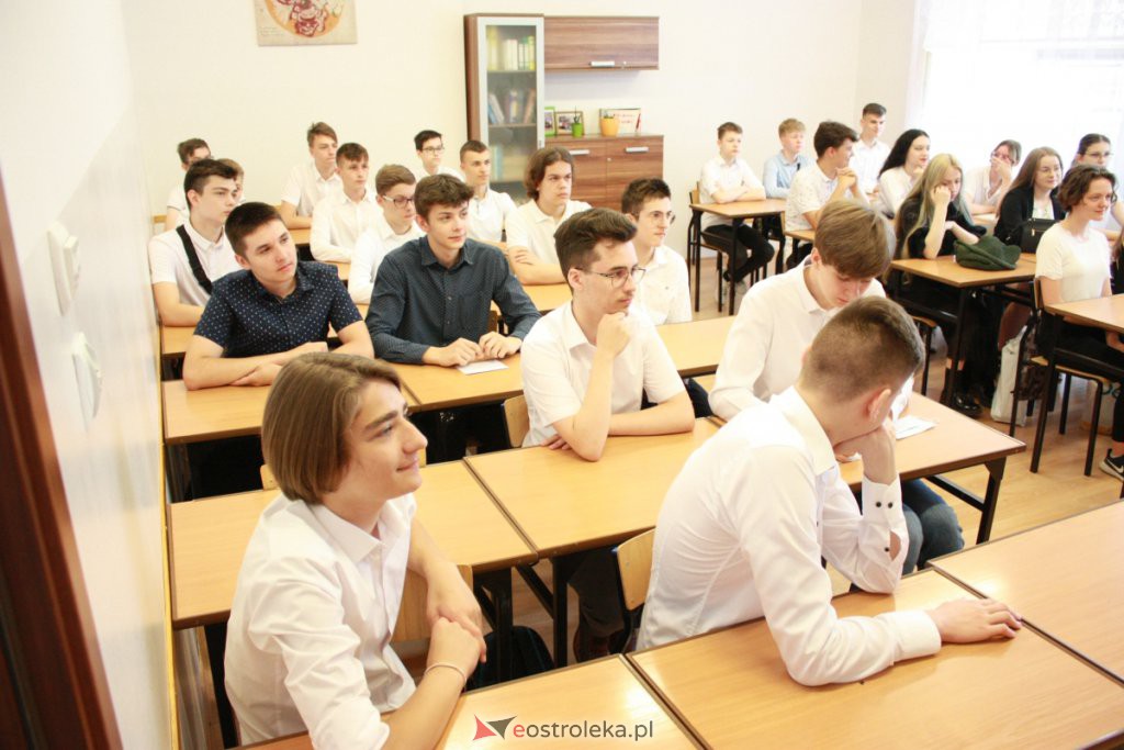 Zakończenie roku szkolnego w tzw. „małym ogólniaku” [25.06.2021] - zdjęcie #7 - eOstroleka.pl