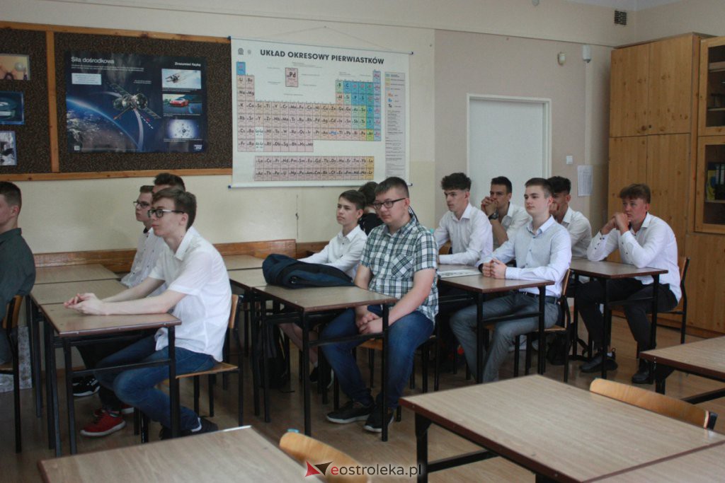 Zakończenie roku szkolnego w tzw. „małym ogólniaku” [25.06.2021] - zdjęcie #37 - eOstroleka.pl