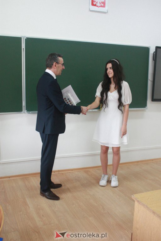 Zakończenie roku szkolnego w tzw. „małym ogólniaku” [25.06.2021] - zdjęcie #28 - eOstroleka.pl