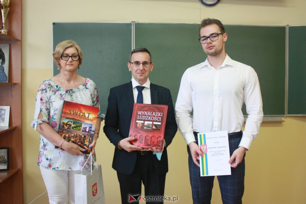 Zakończenie roku szkolnego w tzw. „małym ogólniaku” [25.06.2021] - zdjęcie #16 - eOstroleka.pl