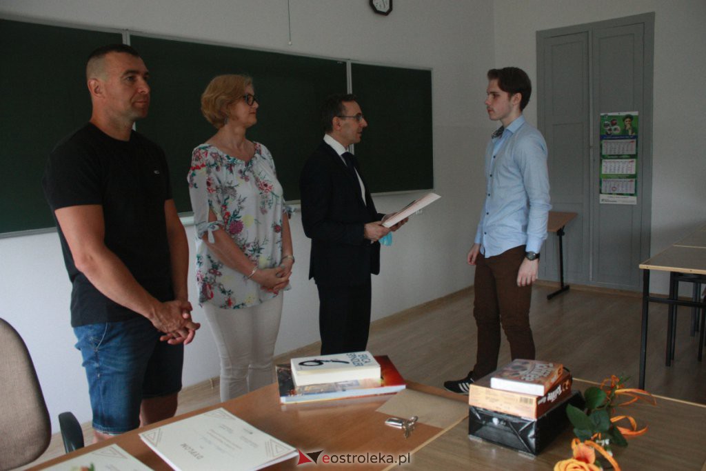 Zakończenie roku szkolnego w tzw. „małym ogólniaku” [25.06.2021] - zdjęcie #12 - eOstroleka.pl