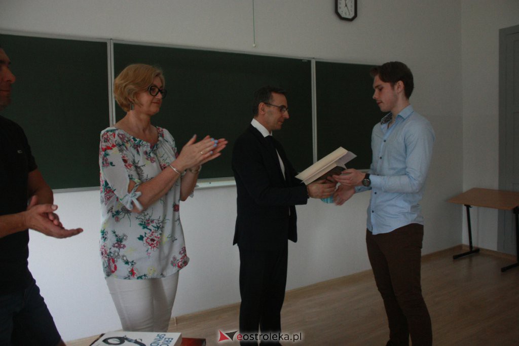 Zakończenie roku szkolnego w tzw. „małym ogólniaku” [25.06.2021] - zdjęcie #11 - eOstroleka.pl