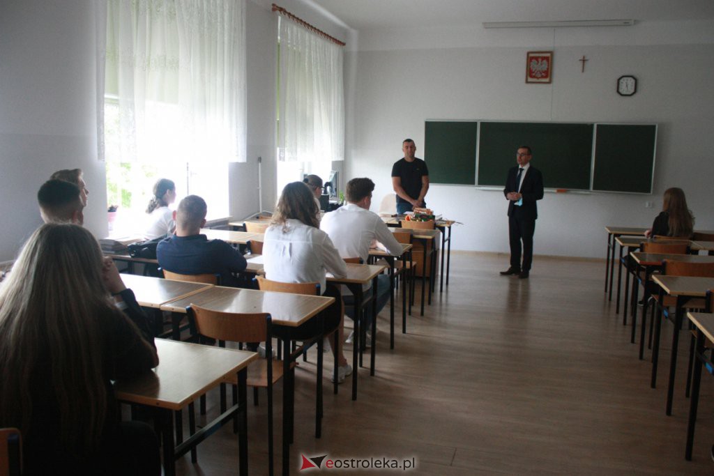 Zakończenie roku szkolnego w tzw. „małym ogólniaku” [25.06.2021] - zdjęcie #66 - eOstroleka.pl