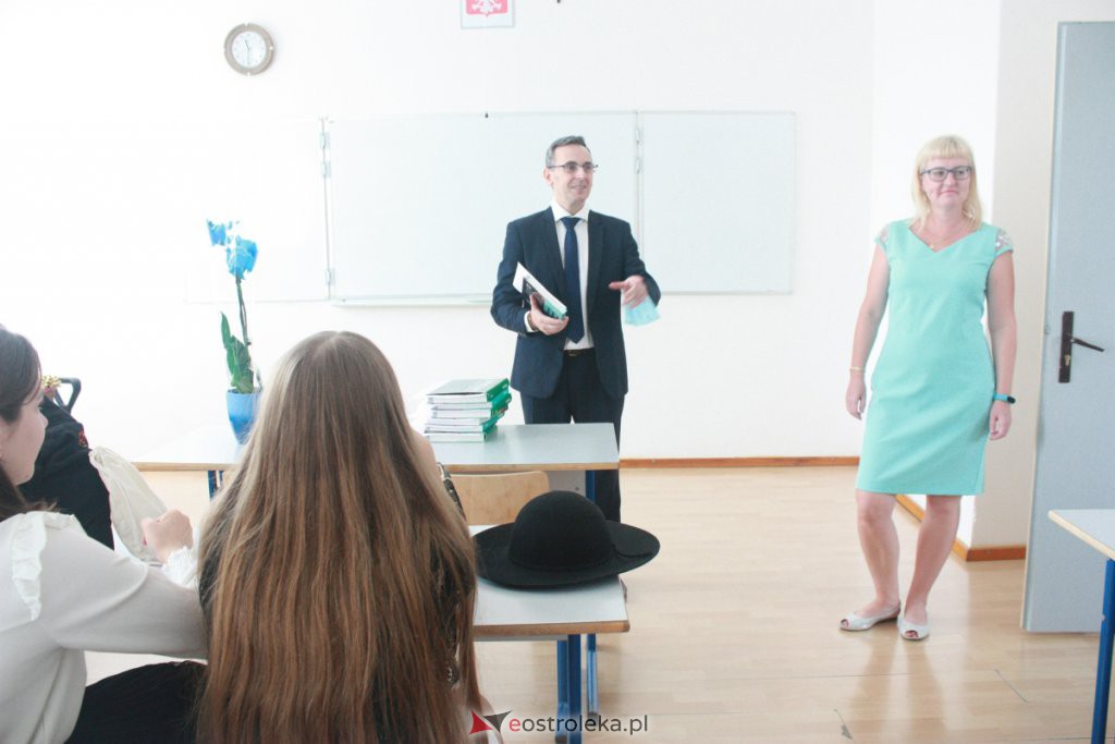 Zakończenie roku szkolnego w tzw. „małym ogólniaku” [25.06.2021] - zdjęcie #3 - eOstroleka.pl