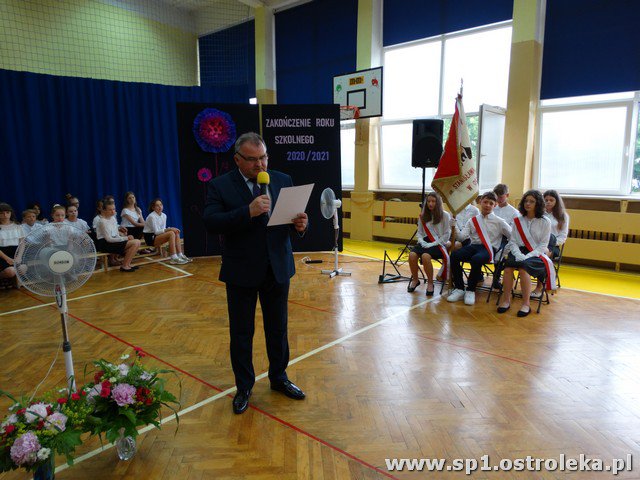 Zakończenie roku szkolnego w SP nr 1 [25.06.2021] - zdjęcie #4 - eOstroleka.pl