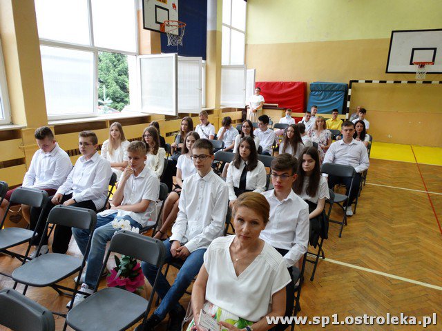 Zakończenie roku szkolnego w SP nr 1 [25.06.2021] - zdjęcie #7 - eOstroleka.pl