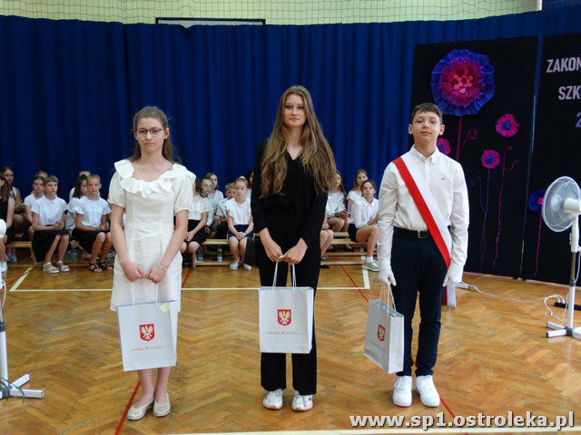 Zakończenie roku szkolnego w SP nr 1 [25.06.2021] - zdjęcie #107 - eOstroleka.pl