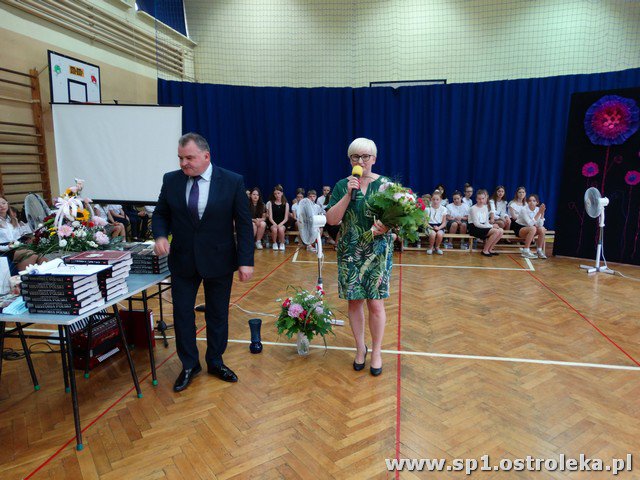 Zakończenie roku szkolnego w SP nr 1 [25.06.2021] - zdjęcie #104 - eOstroleka.pl
