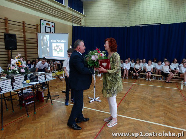 Zakończenie roku szkolnego w SP nr 1 [25.06.2021] - zdjęcie #21 - eOstroleka.pl