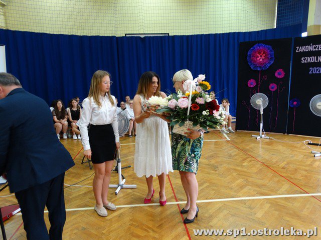Zakończenie roku szkolnego w SP nr 1 [25.06.2021] - zdjęcie #28 - eOstroleka.pl