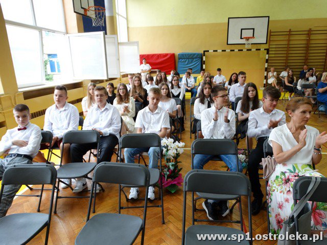 Zakończenie roku szkolnego w SP nr 1 [25.06.2021] - zdjęcie #38 - eOstroleka.pl