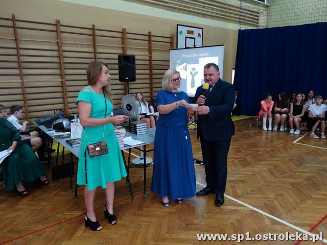 Zakończenie roku szkolnego w SP nr 1 [25.06.2021] - zdjęcie #72 - eOstroleka.pl