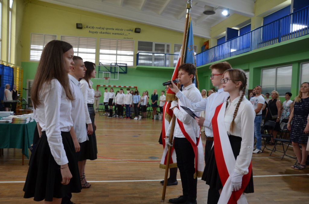 Zakończenie roku szkolnego w SP nr 2 [25.06.2021] - zdjęcie #43 - eOstroleka.pl