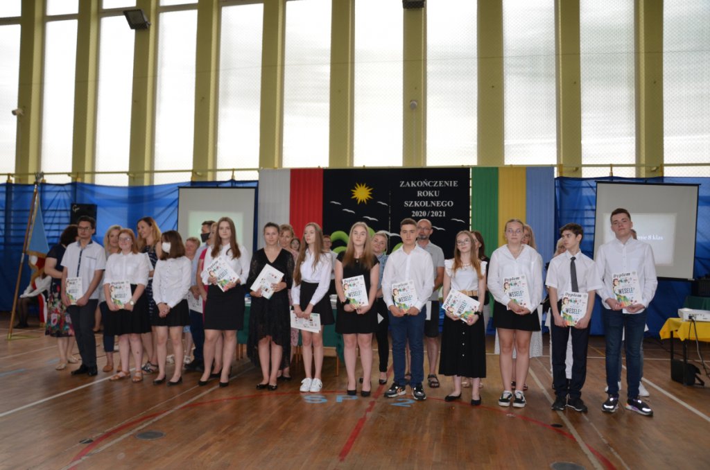 Zakończenie roku szkolnego w SP nr 2 [25.06.2021] - zdjęcie #32 - eOstroleka.pl
