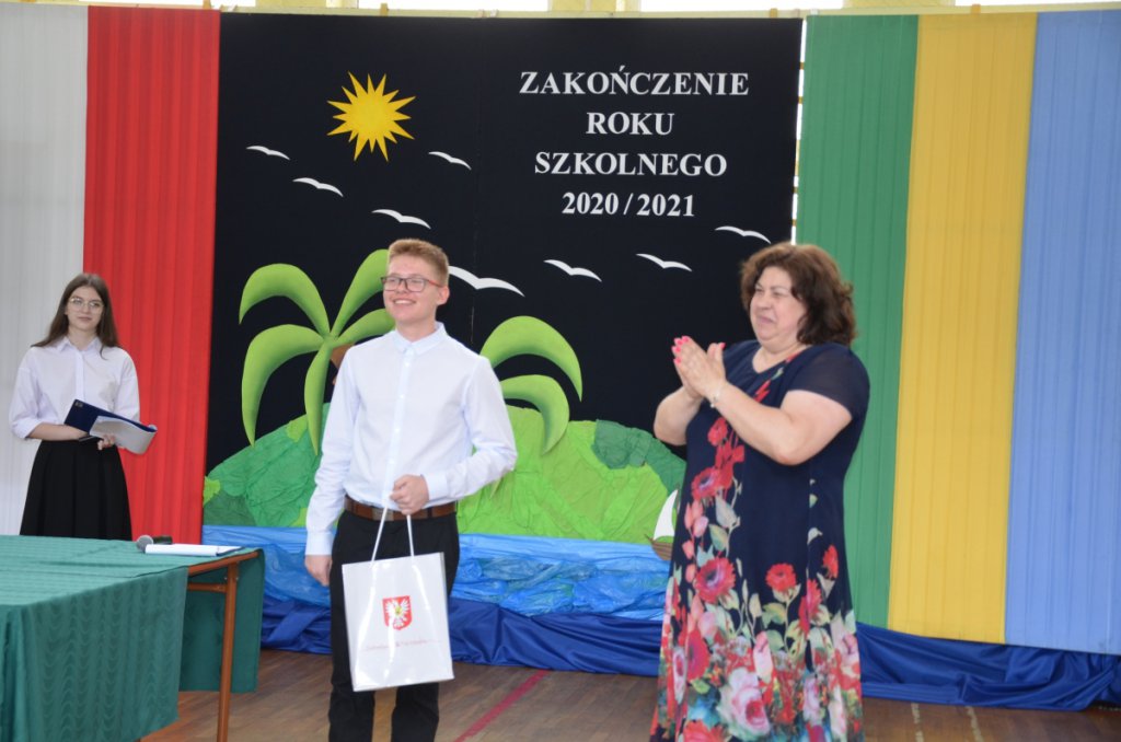 Zakończenie roku szkolnego w SP nr 2 [25.06.2021] - zdjęcie #18 - eOstroleka.pl
