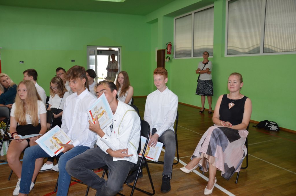 Zakończenie roku szkolnego w SP nr 2 [25.06.2021] - zdjęcie #15 - eOstroleka.pl