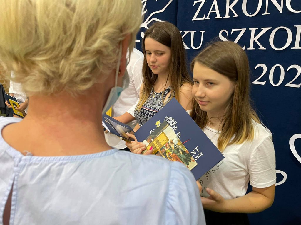 Zakończenie roku szkolnego w SP nr 5 [25.06.2021] - zdjęcie #69 - eOstroleka.pl