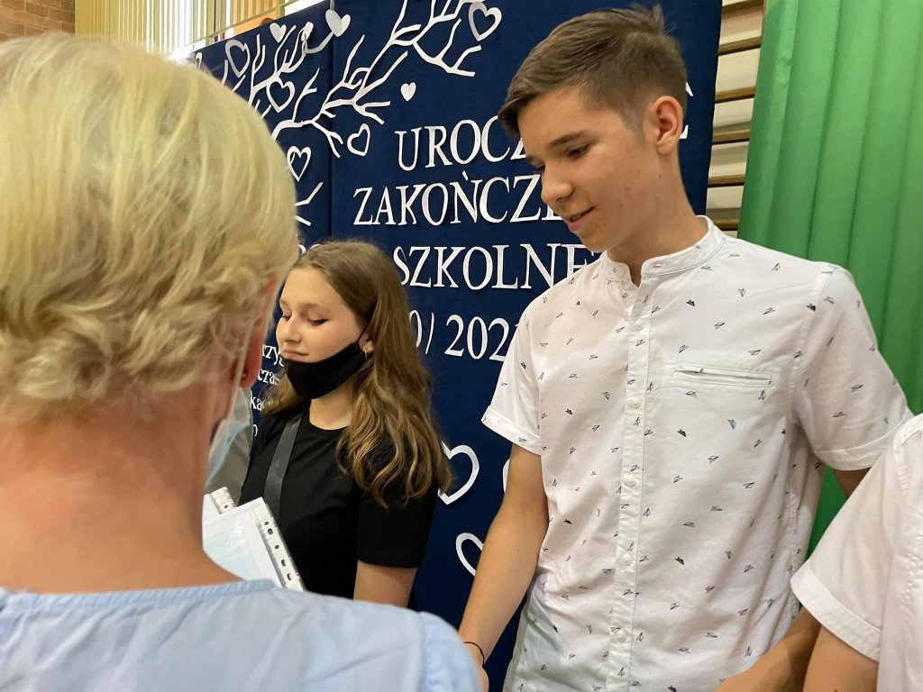 Zakończenie roku szkolnego w SP nr 5 [25.06.2021] - zdjęcie #64 - eOstroleka.pl