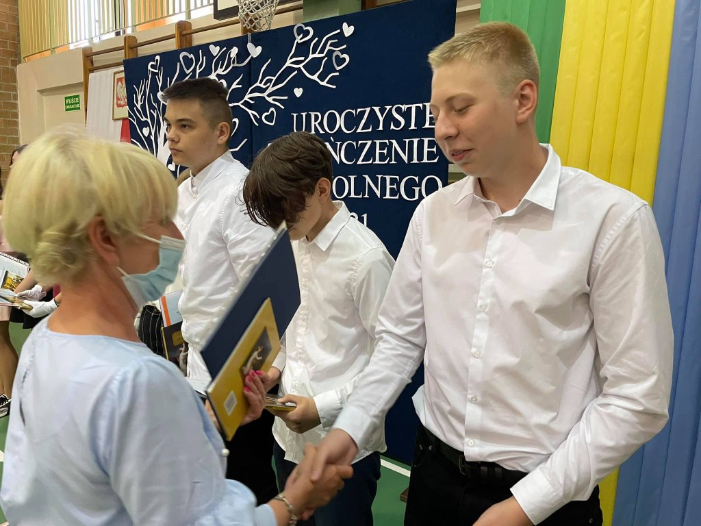 Zakończenie roku szkolnego w SP nr 5 [25.06.2021] - zdjęcie #51 - eOstroleka.pl