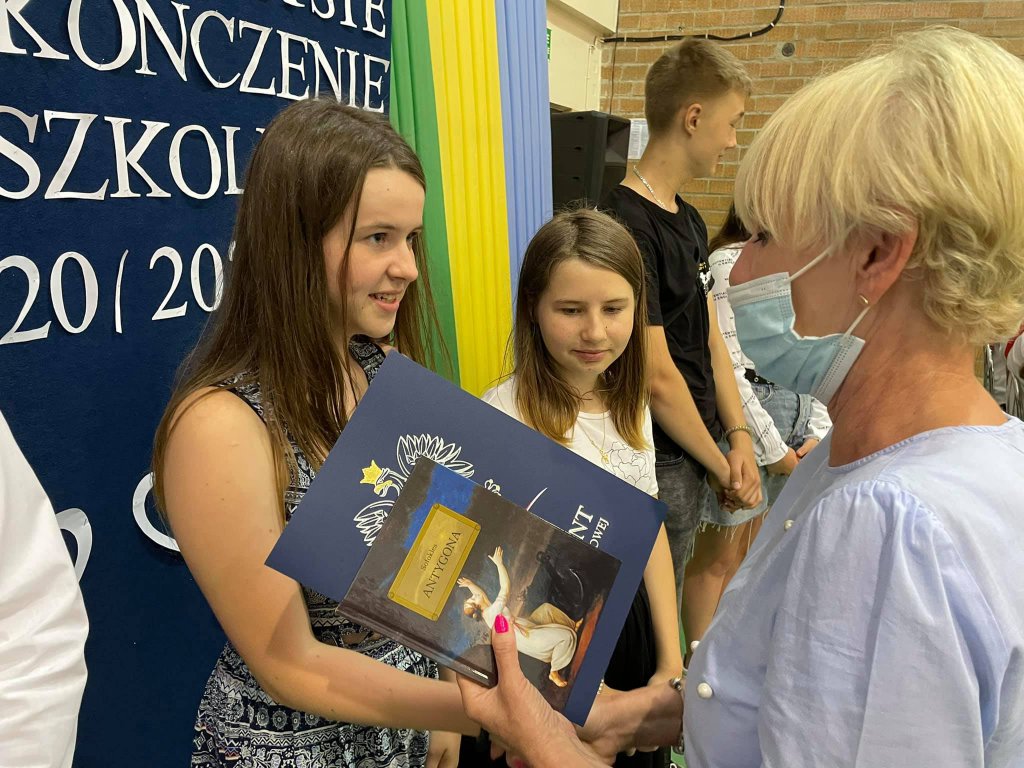 Zakończenie roku szkolnego w SP nr 5 [25.06.2021] - zdjęcie #12 - eOstroleka.pl