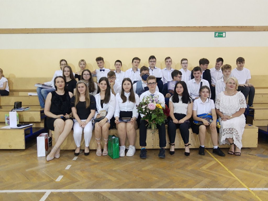 Zakończenie roku szkolnego w SP nr 6 [25.06.2021] - zdjęcie #1 - eOstroleka.pl