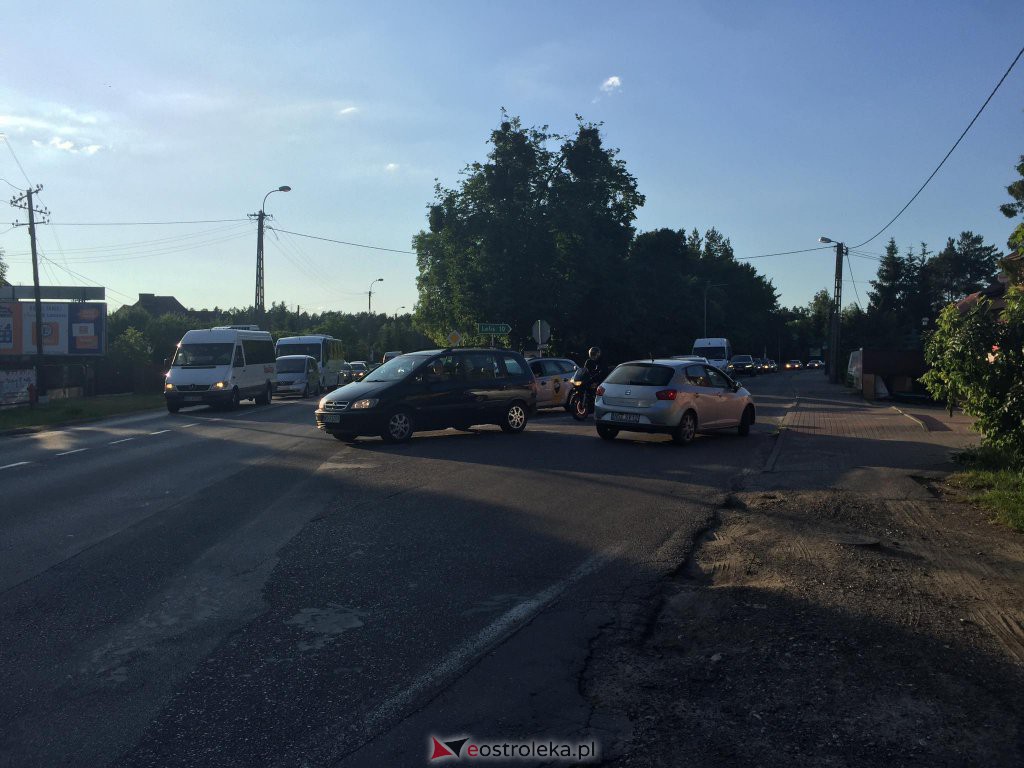 Uwaga kierowcy. Przy wjeździe do Ostrołęki doszło do wypadku. Są ogromne korki [28.06.2021] - zdjęcie #11 - eOstroleka.pl