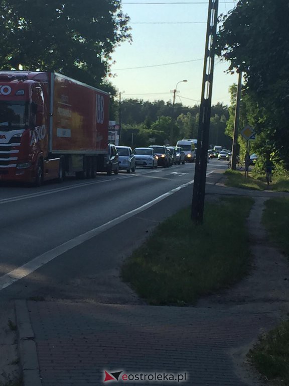 Uwaga kierowcy. Przy wjeździe do Ostrołęki doszło do wypadku. Są ogromne korki [28.06.2021] - zdjęcie #12 - eOstroleka.pl