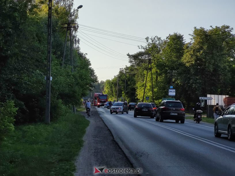 Uwaga kierowcy. Przy wjeździe do Ostrołęki doszło do wypadku. Są ogromne korki [28.06.2021] - zdjęcie #14 - eOstroleka.pl