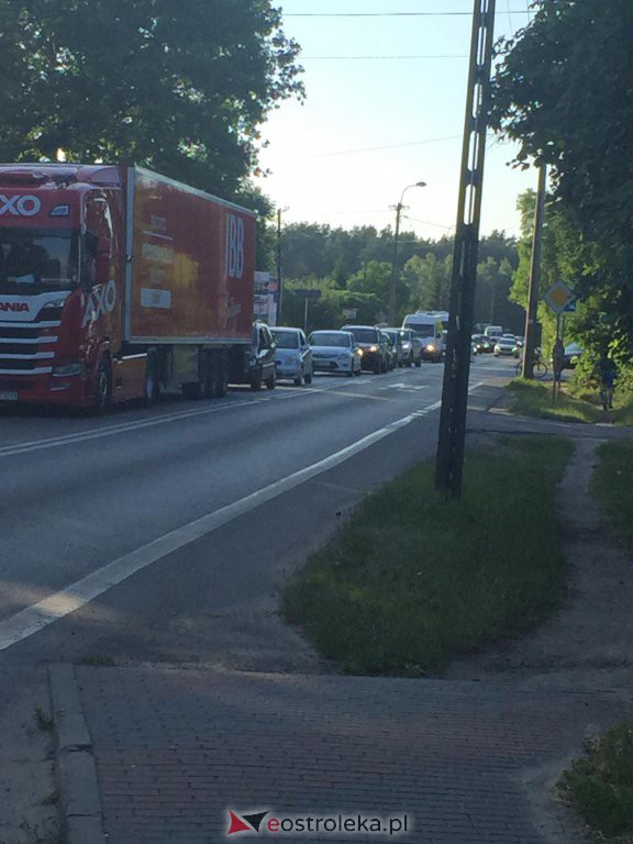 Uwaga kierowcy. Przy wjeździe do Ostrołęki doszło do wypadku. Są ogromne korki [28.06.2021] - zdjęcie #1 - eOstroleka.pl