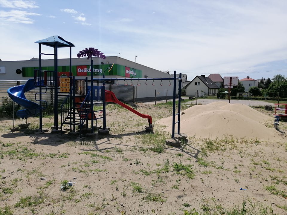 Kiedy oddany zostanie do użytku plac zabaw na osiedlu Łęczysk [01.07.2021] - zdjęcie #1 - eOstroleka.pl