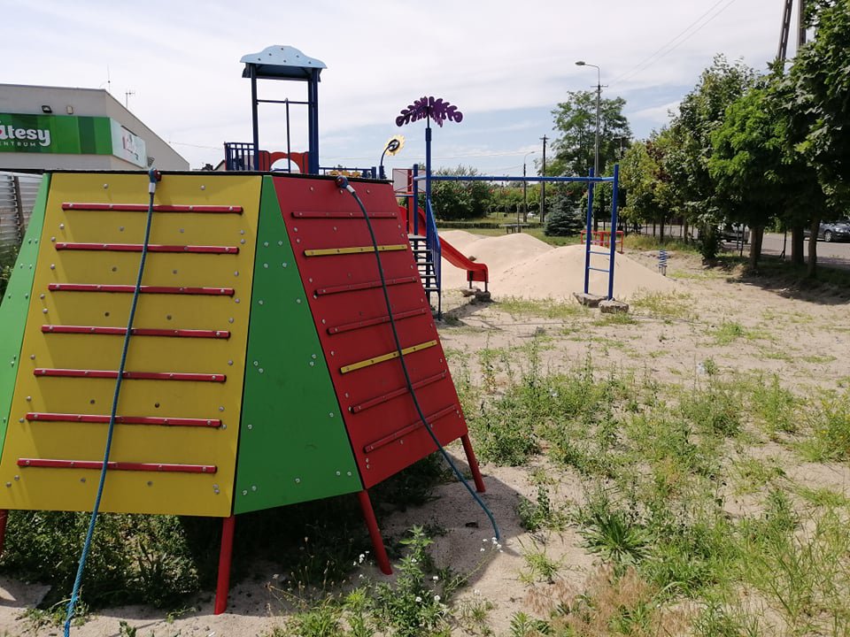 Kiedy oddany zostanie do użytku plac zabaw na osiedlu Łęczysk [01.07.2021] - zdjęcie #1 - eOstroleka.pl