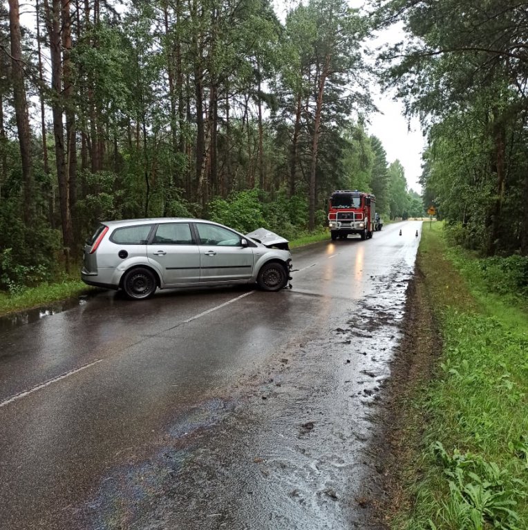 Wypadek w Nakłach [02.07.2021] - zdjęcie #1 - eOstroleka.pl