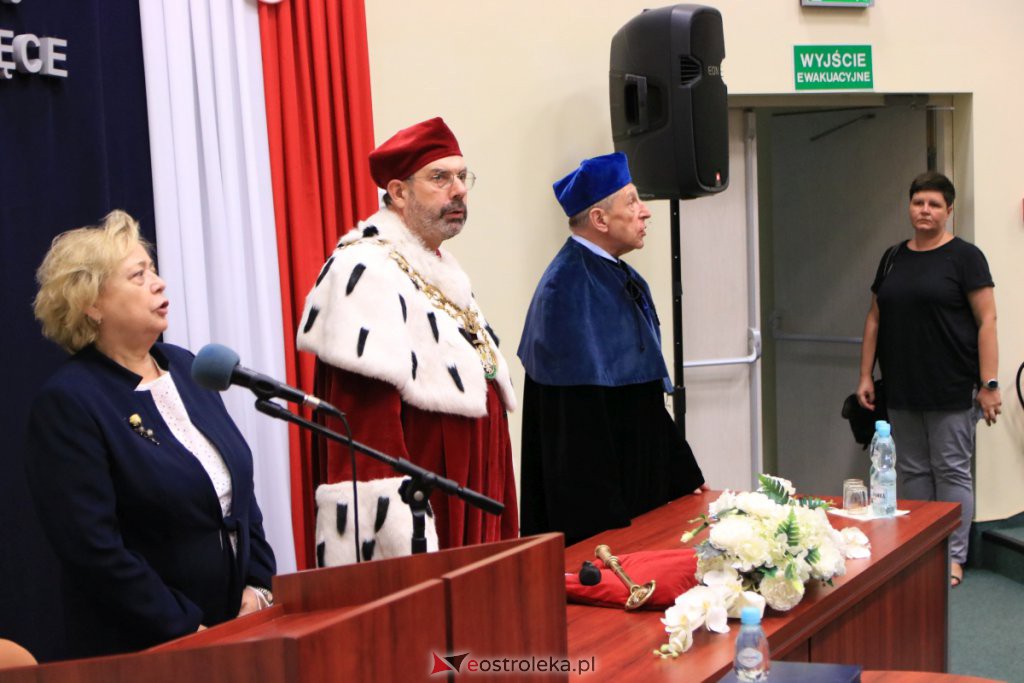 Uroczyste posiedzenie senatu WSAP na zakończenie roku akademickiego [03.07.2021] - zdjęcie #75 - eOstroleka.pl