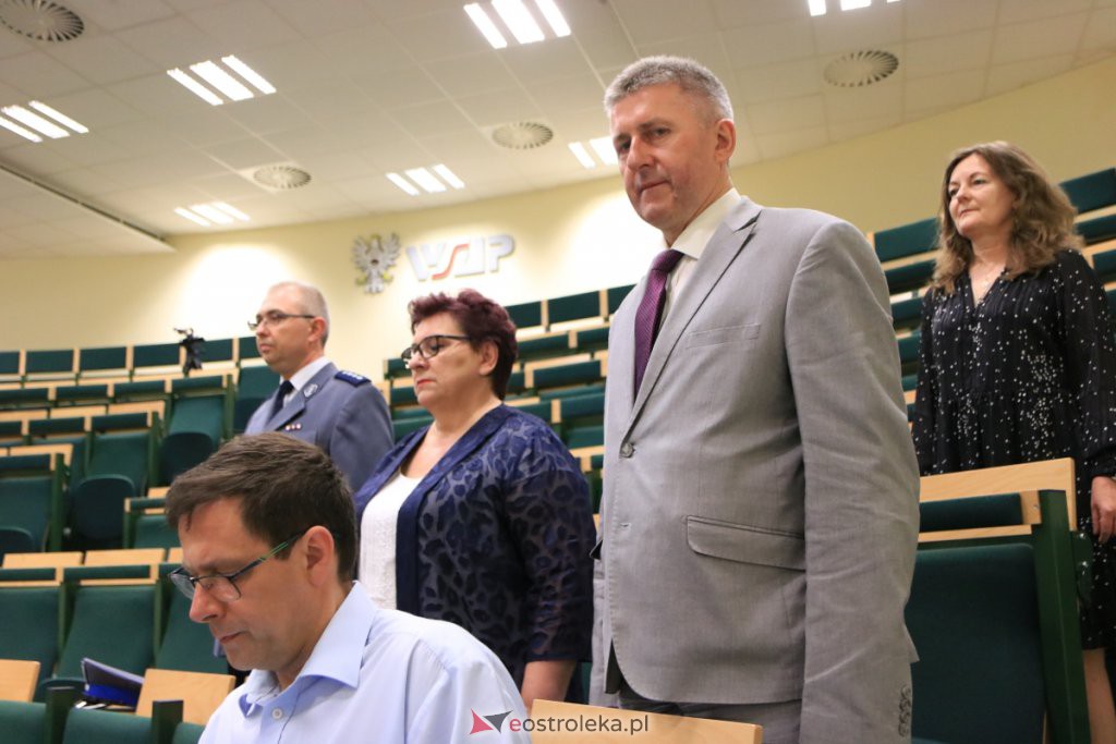 Uroczyste posiedzenie senatu WSAP na zakończenie roku akademickiego [03.07.2021] - zdjęcie #13 - eOstroleka.pl