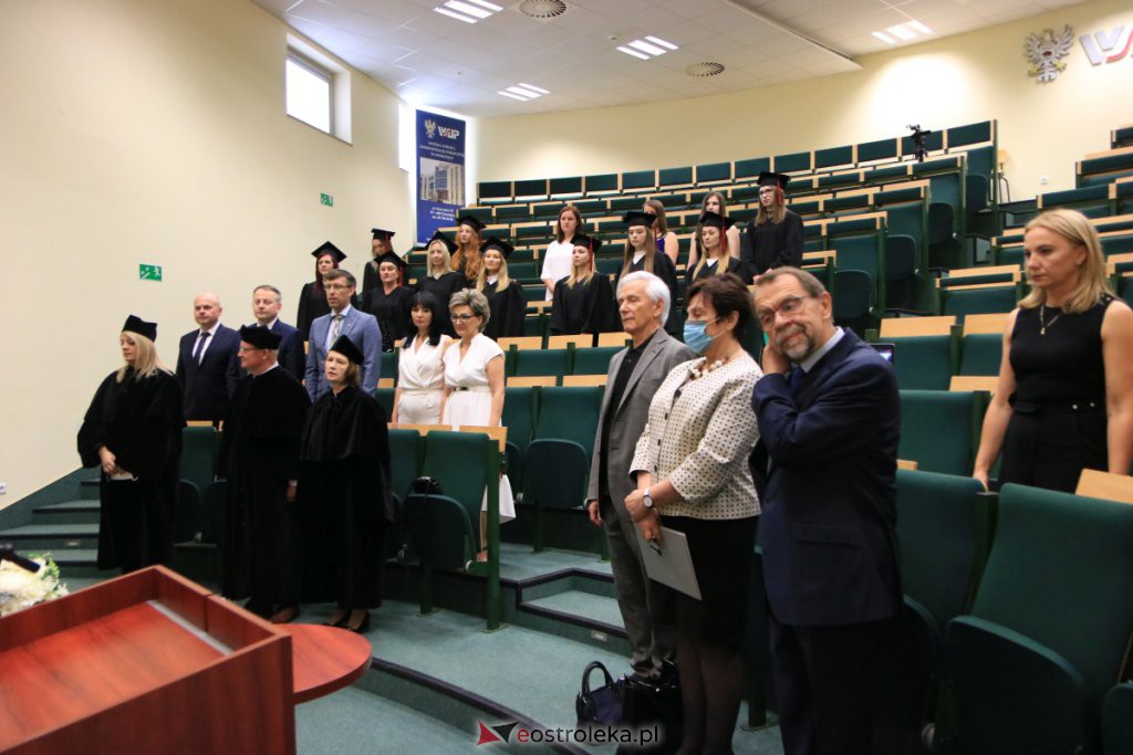 Uroczyste posiedzenie senatu WSAP na zakończenie roku akademickiego [03.07.2021] - zdjęcie #72 - eOstroleka.pl