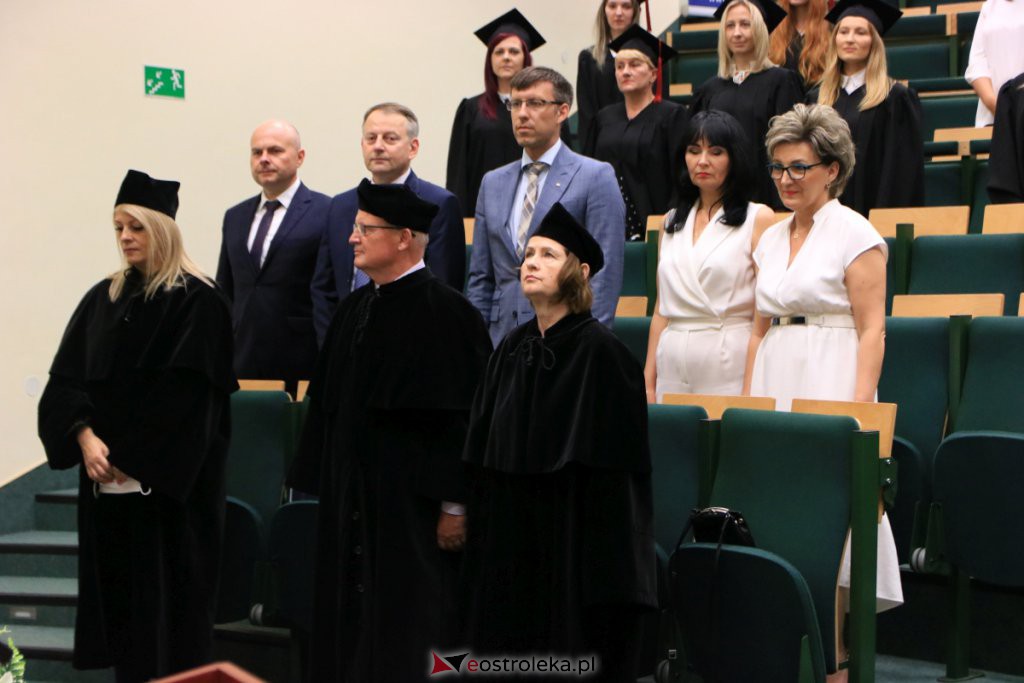 Uroczyste posiedzenie senatu WSAP na zakończenie roku akademickiego [03.07.2021] - zdjęcie #15 - eOstroleka.pl