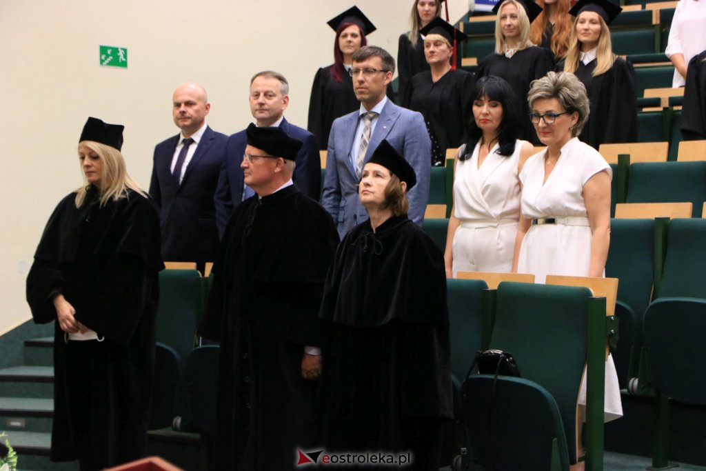 Uroczyste posiedzenie senatu WSAP na zakończenie roku akademickiego [03.07.2021] - zdjęcie #71 - eOstroleka.pl