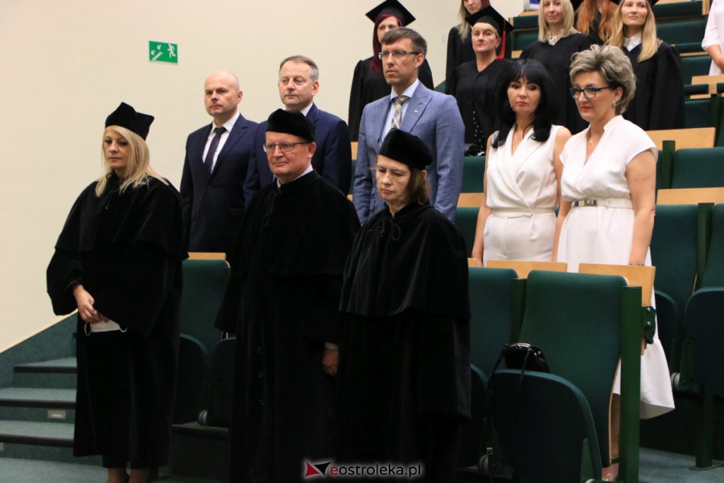 Uroczyste posiedzenie senatu WSAP na zakończenie roku akademickiego [03.07.2021] - zdjęcie #21 - eOstroleka.pl