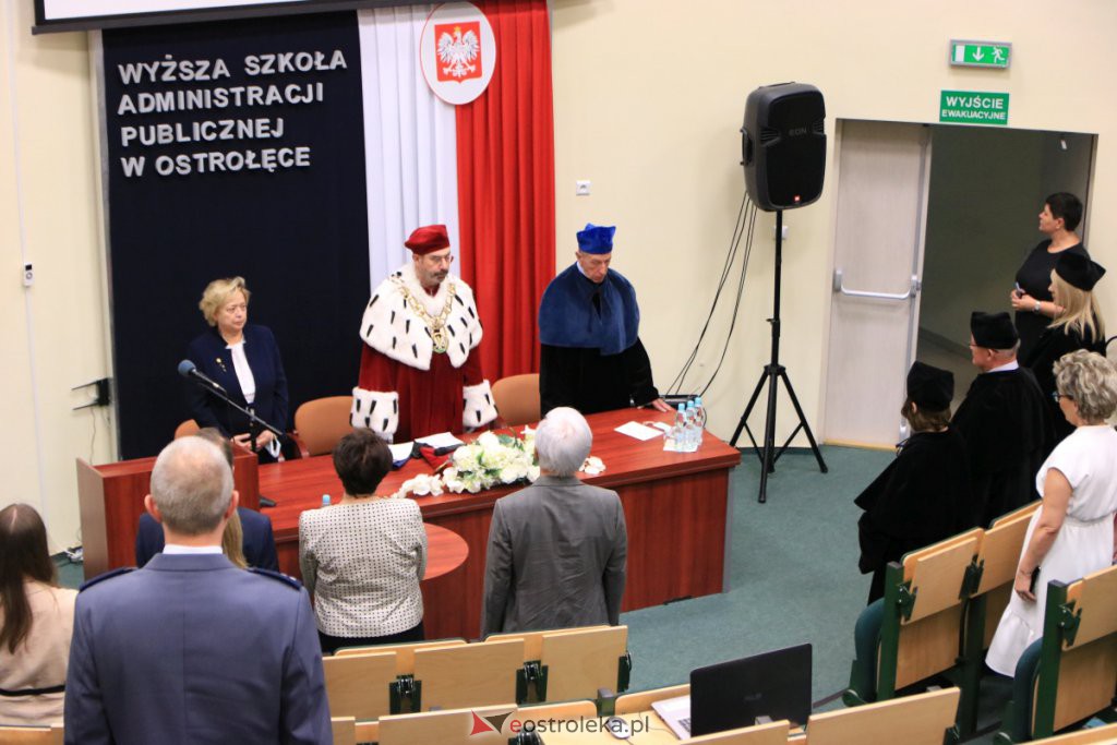 Uroczyste posiedzenie senatu WSAP na zakończenie roku akademickiego [03.07.2021] - zdjęcie #24 - eOstroleka.pl