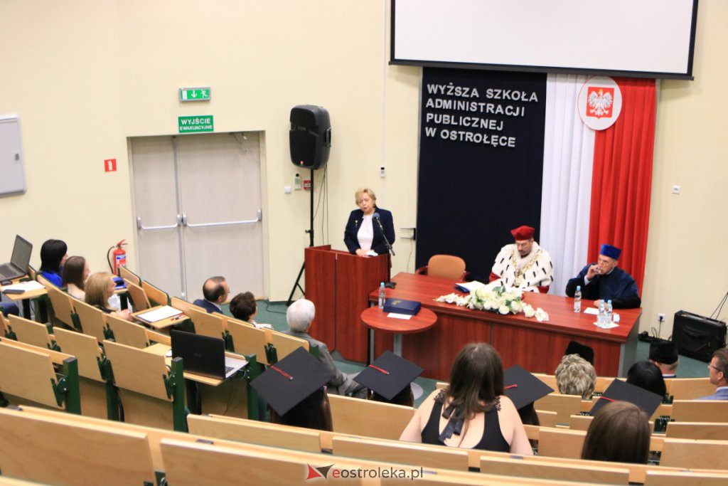 Uroczyste posiedzenie senatu WSAP na zakończenie roku akademickiego [03.07.2021] - zdjęcie #39 - eOstroleka.pl