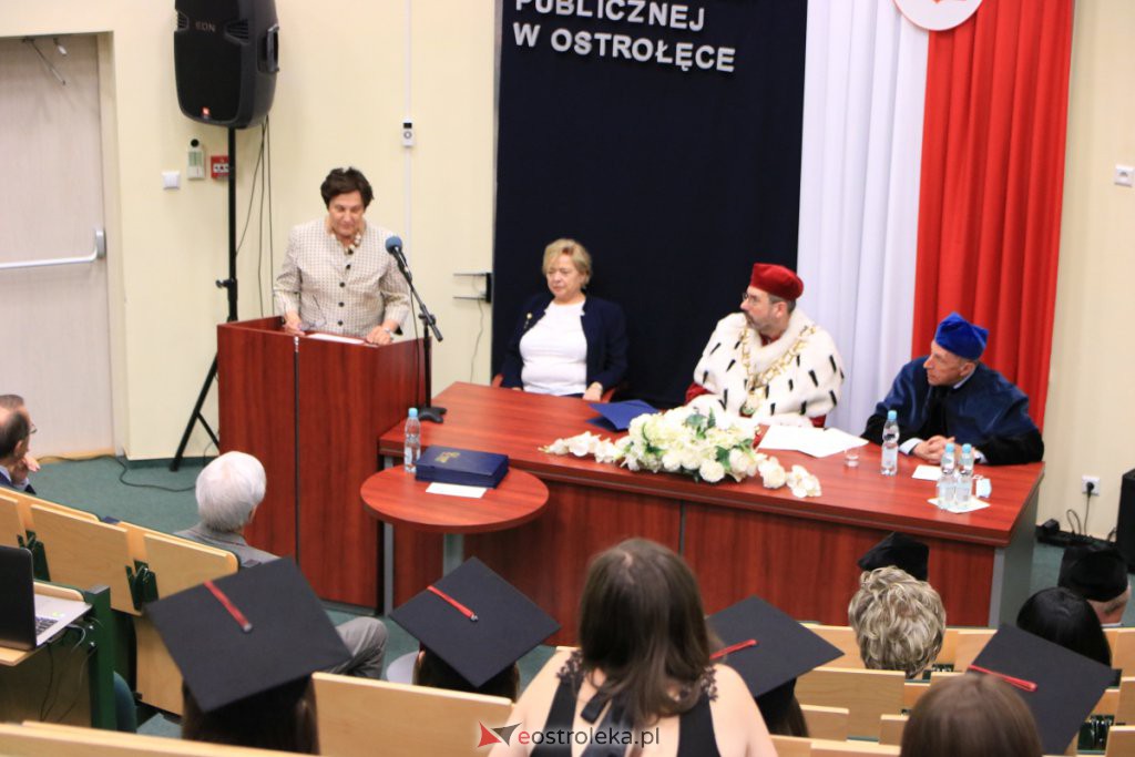 Uroczyste posiedzenie senatu WSAP na zakończenie roku akademickiego [03.07.2021] - zdjęcie #46 - eOstroleka.pl